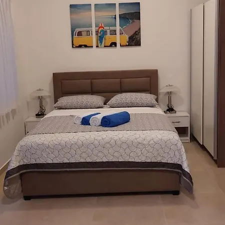 Kleines Gaestehaus In Guter Lage شقة *